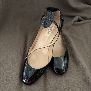 Valentino Garavani Tango Pumps with Ankle Straps Patent Leather EU 38 US 8